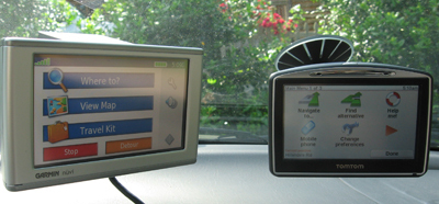 Nuvi_780_v_tomtom_930