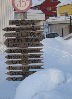 Confusing signs in snow